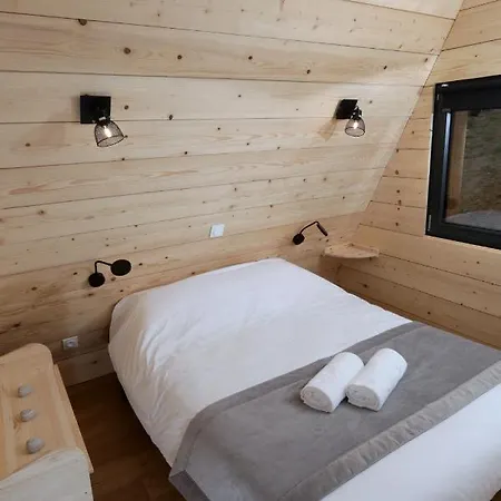 O Tipi مكان تخييم *
